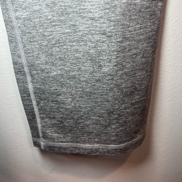 OFFLINE by Aerie Women's The Hugger Bootcut Hi-Rise Leggings Heather Gray Sz XL - Picture 6 of 10